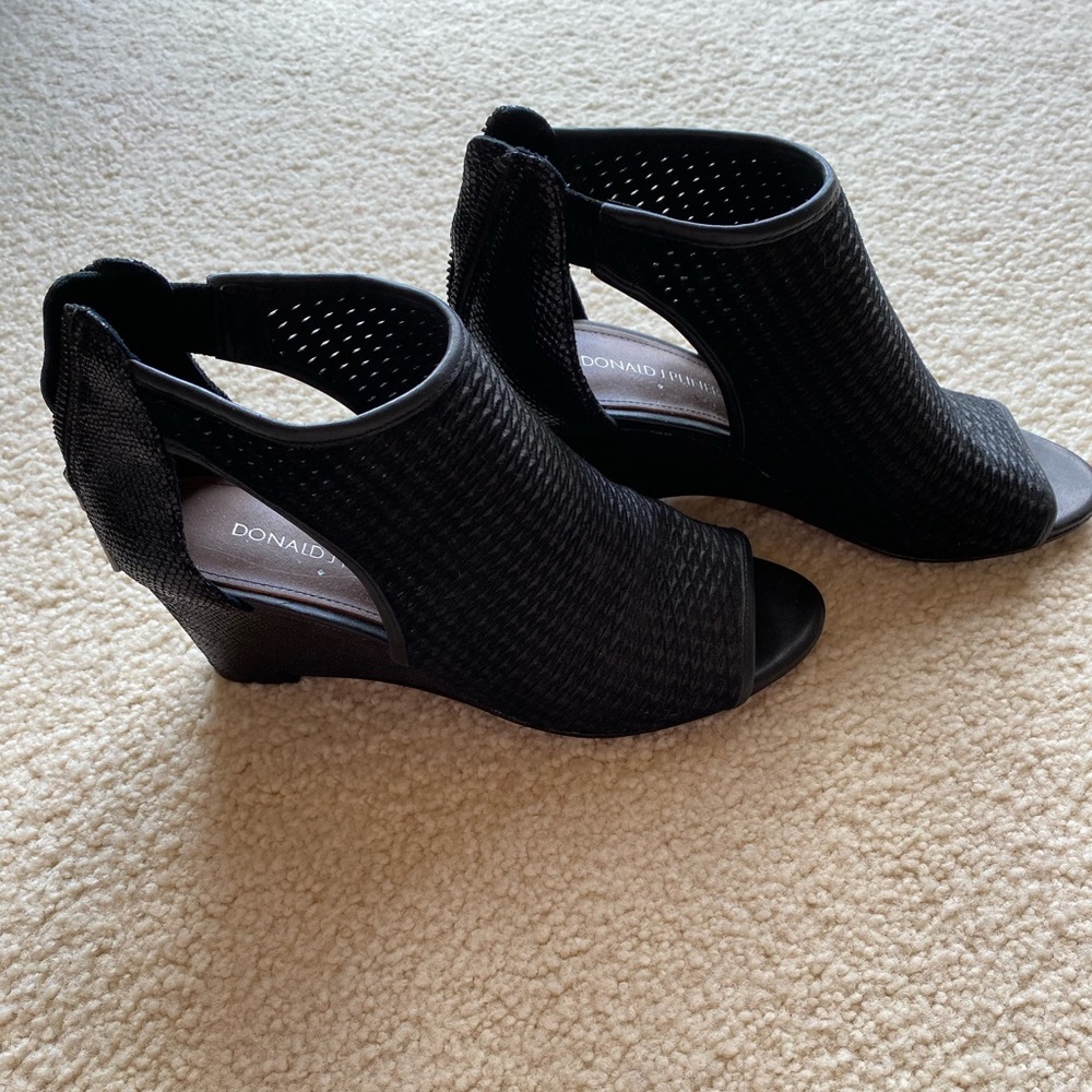Donald J Pliner Black Wedge Sandals